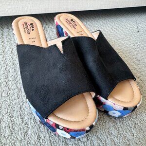 Spring Step Floral Wedge Sandals